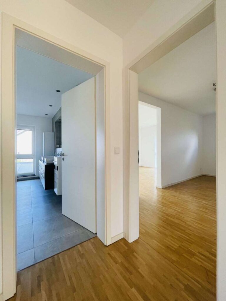 Bad und Schlafzimmer