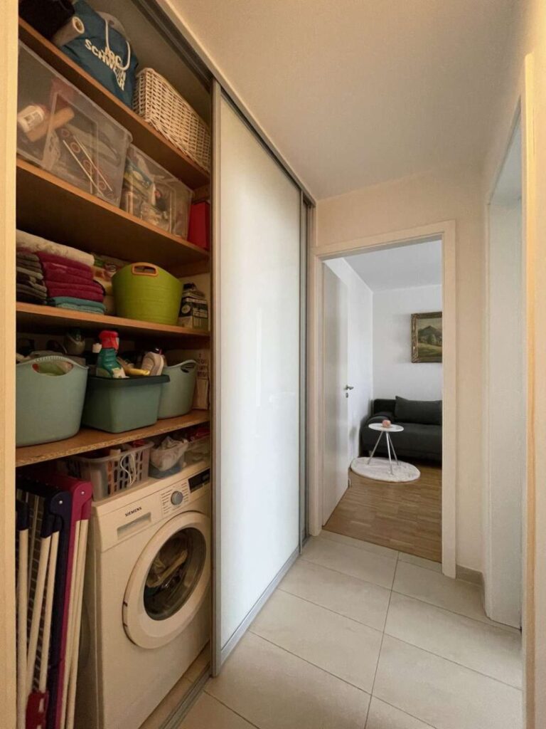 Flur mit Einbauschrank