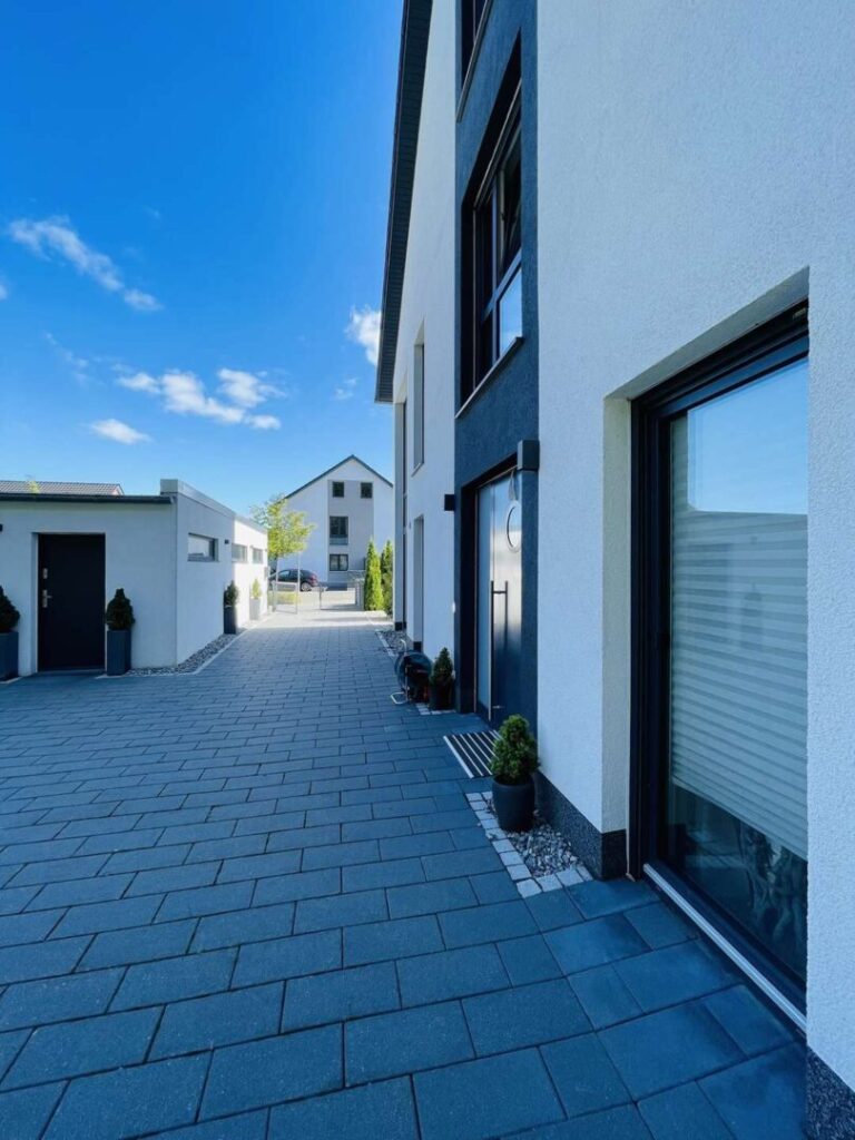Fassade und Garage