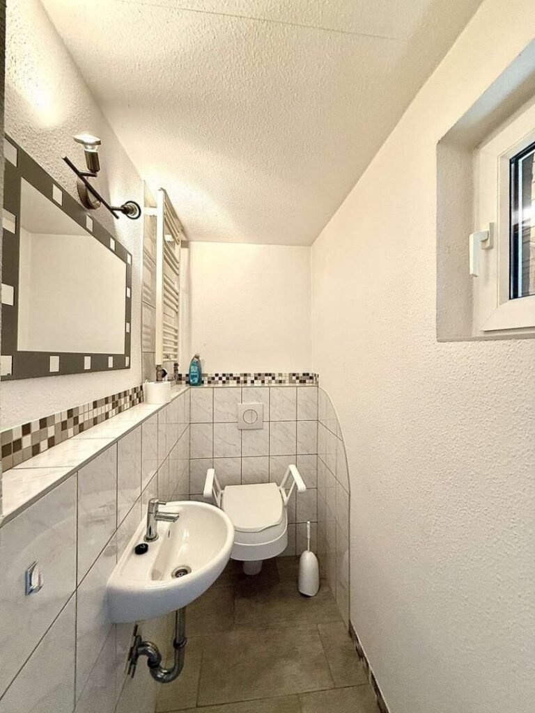 Gäste-WC Erdgeschoss