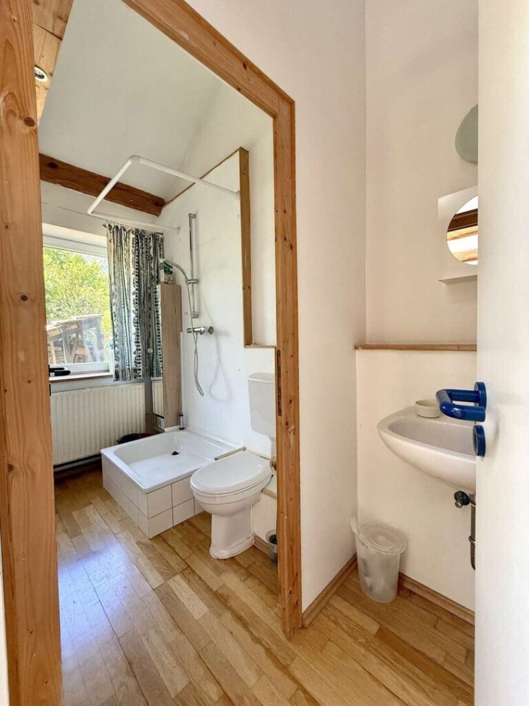 Gäste-Bad Erdgeschoss