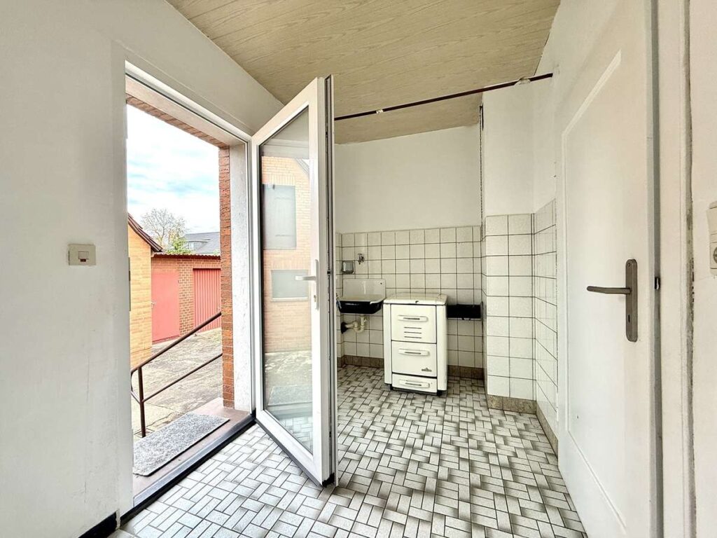 Vorratsraum, Ausgang Terrasse