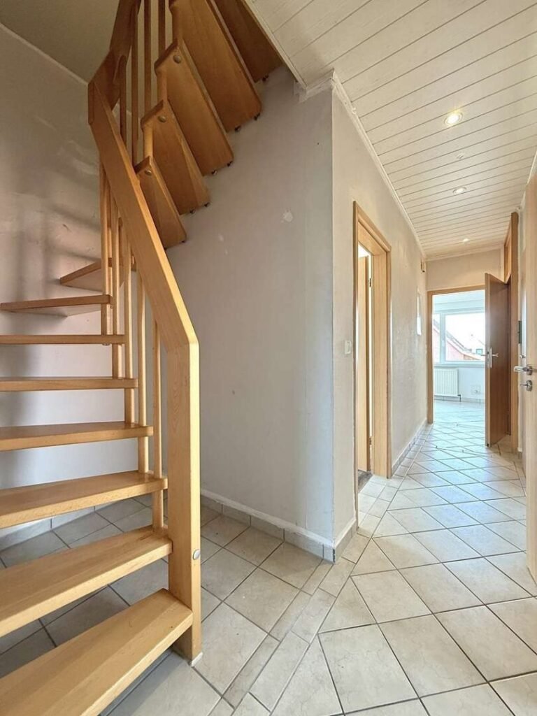 Treppe zum Spitzboden