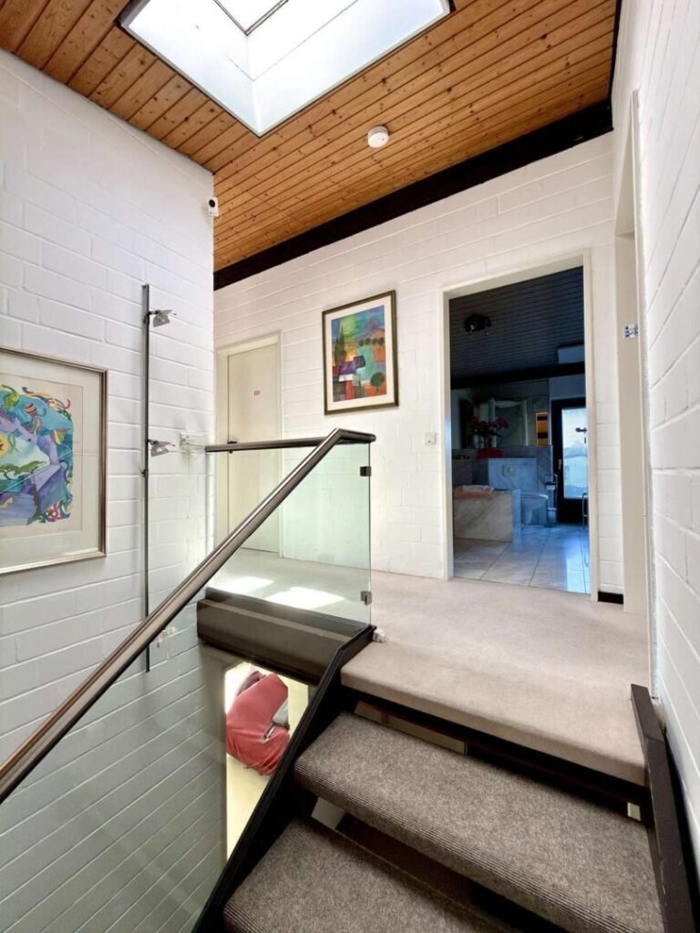 Treppenhaus ins Obergeschoss