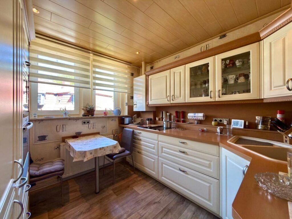Küche Wohnung Dachgeschoss