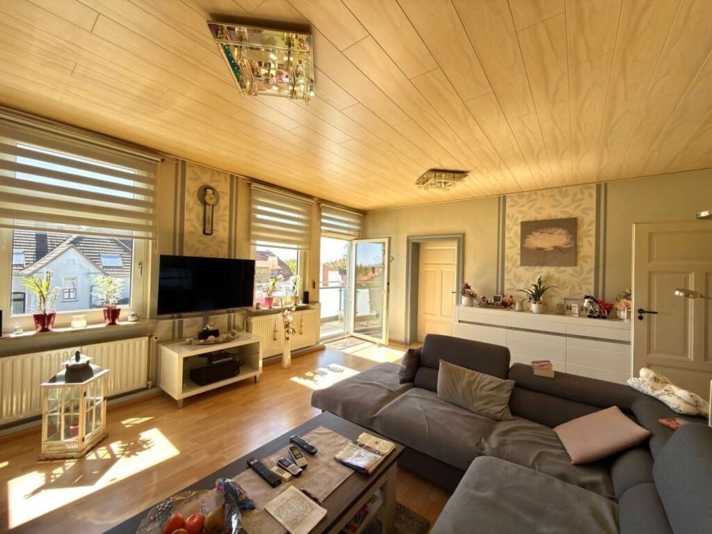 Zimmer Wohnung Dachgeschoss