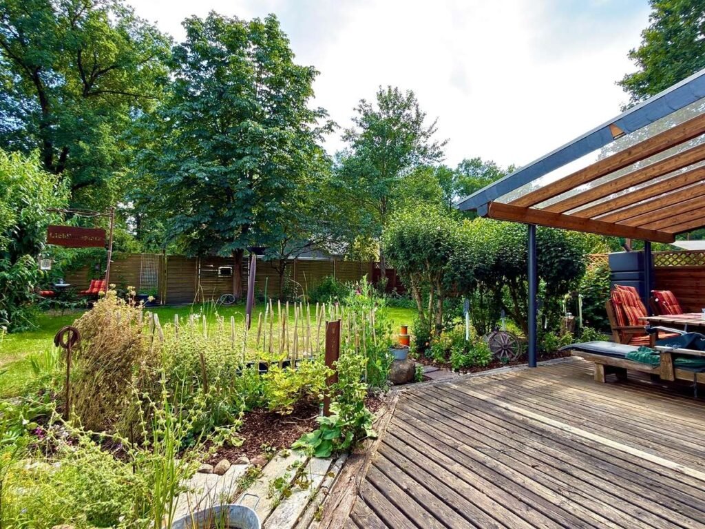 Terrasse mit Garten