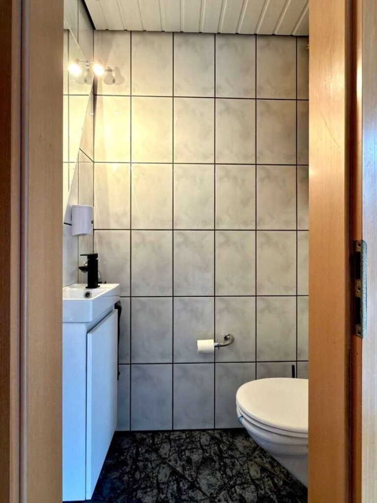 Gäste-WC Erdgeschoss